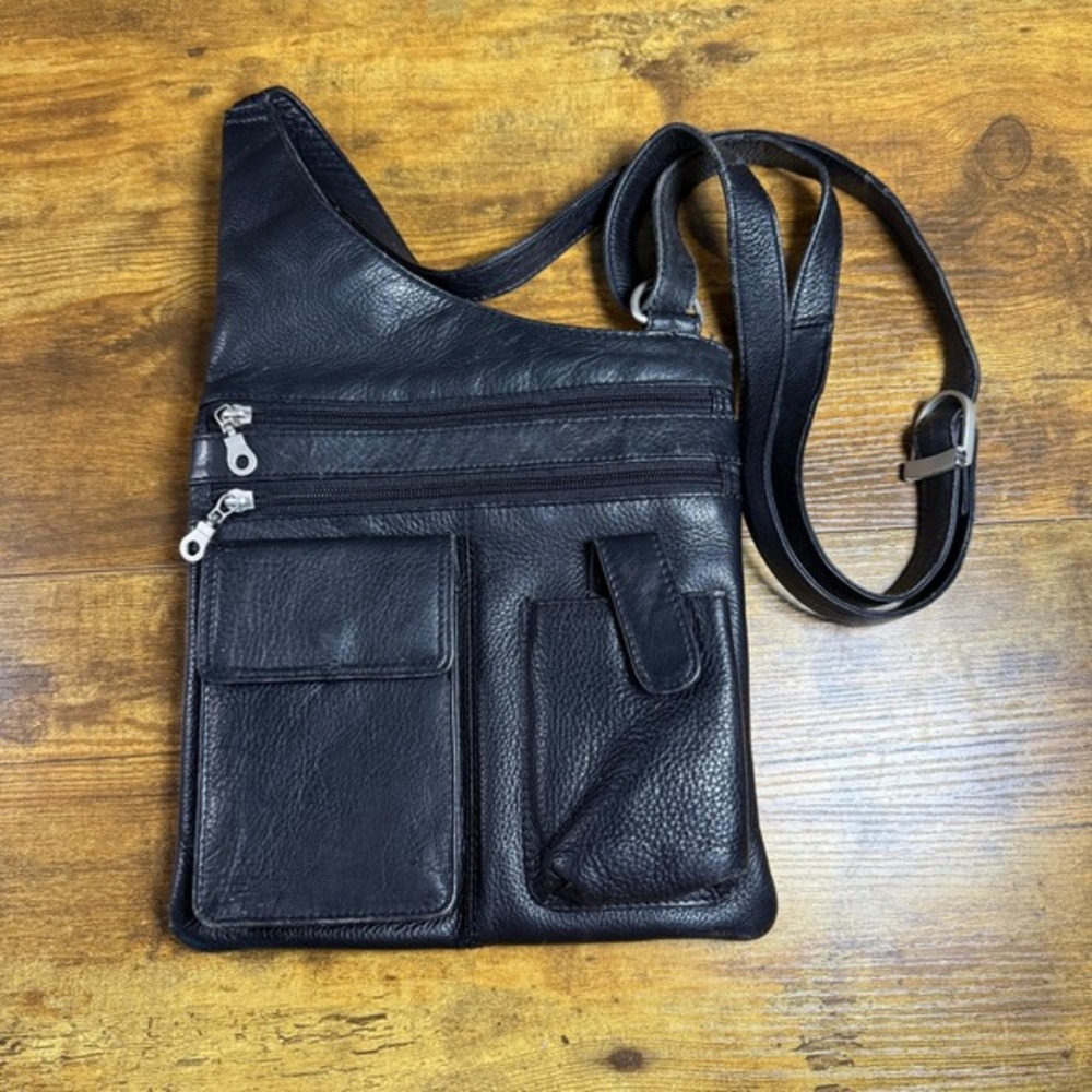 Paul & Taylor USA Black Pebbled Leather Multi-Pocket Crossbody Bag‎ Medium